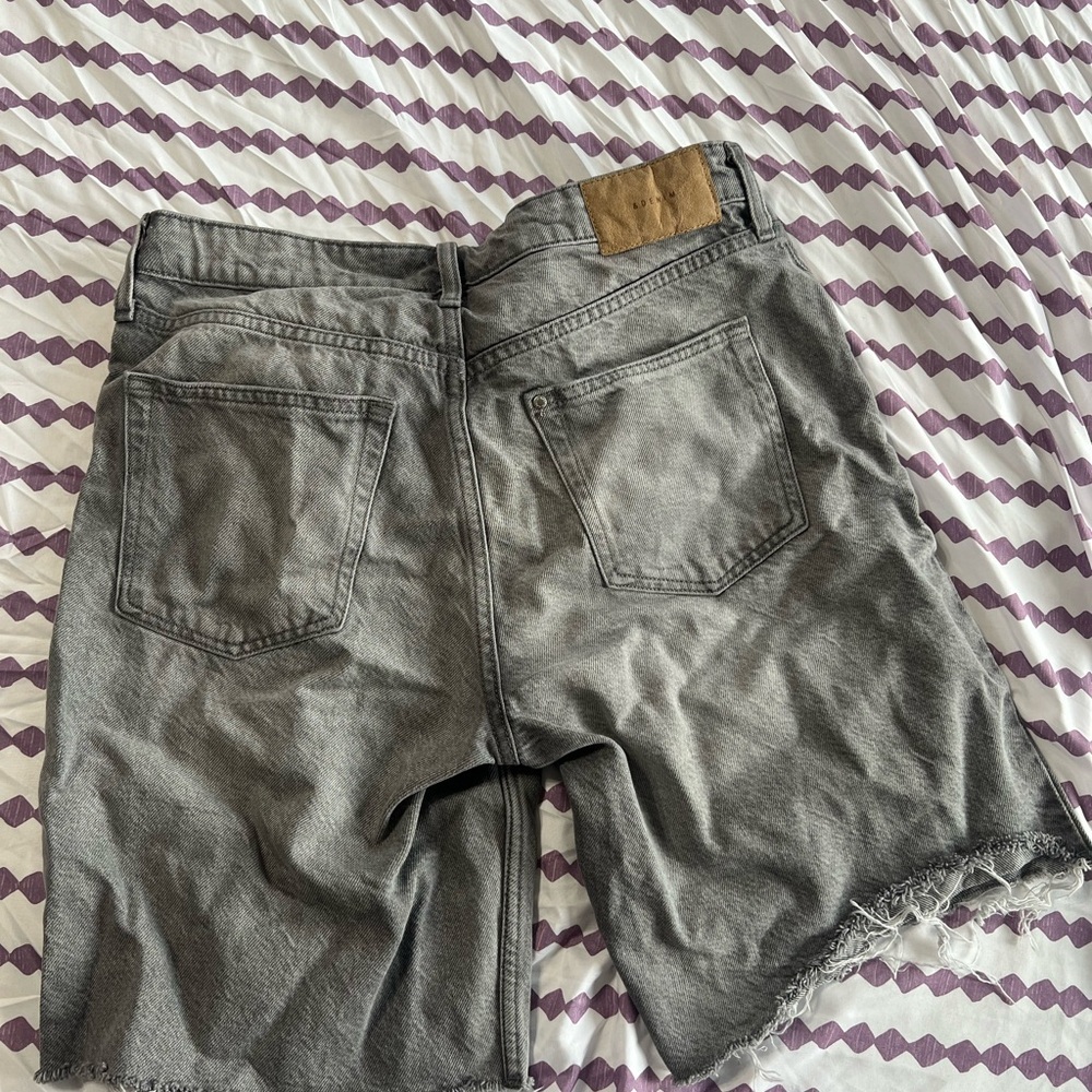 Casual Gray Denim Shorts for Women - Picture 3 of 5